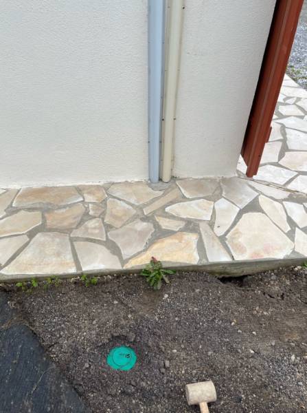 Dispositif Sentritech pour traiter une maison à Léon contre les termites