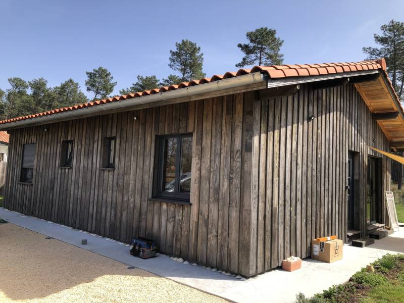 Traitement contre les termites par la pose de pièges appâts Sentritech dans le sol à Vielle Saint Girons dans les Landes